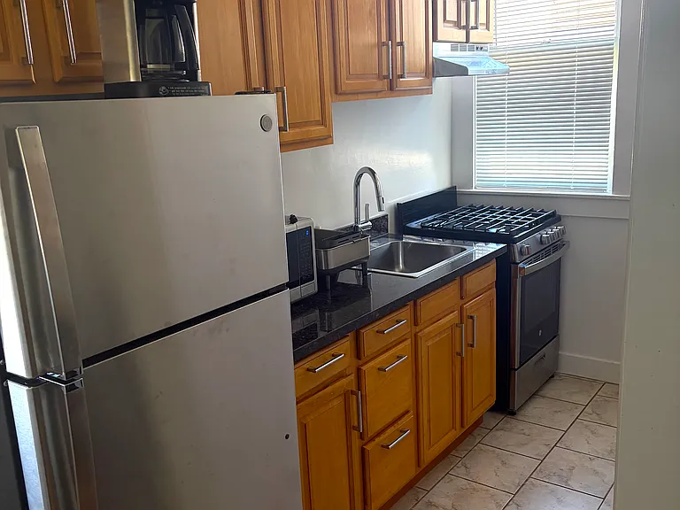 1126 Guerrero St #9 — Photo 8