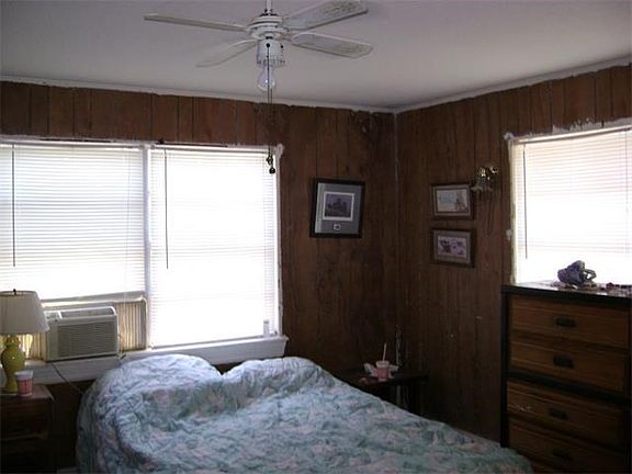 3rd image of 818 Chihuahua St