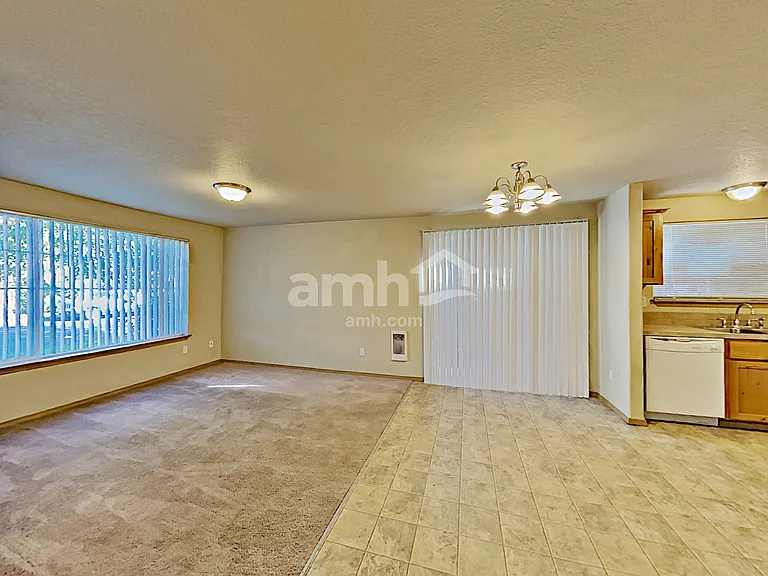 2132 E 3rd St — Photo 7