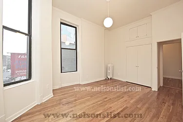 Rented by R New York