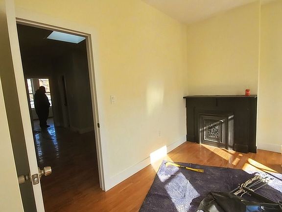 5th image of 1903 Pacific St #2