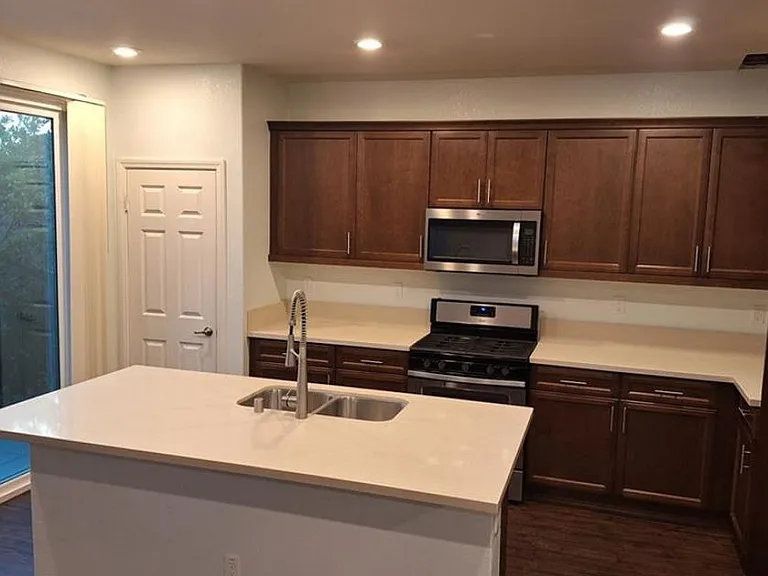 825 Parisa Pl — Photo 5