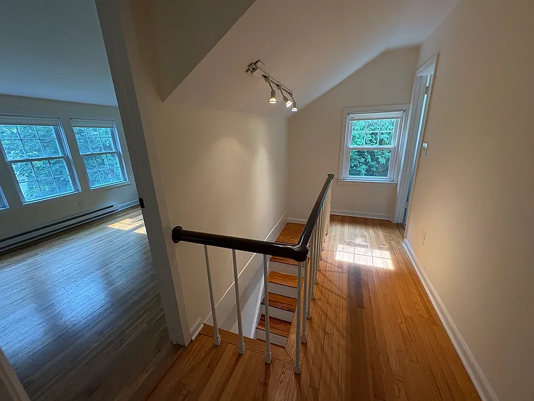 58 Benjamin St — Photo 19