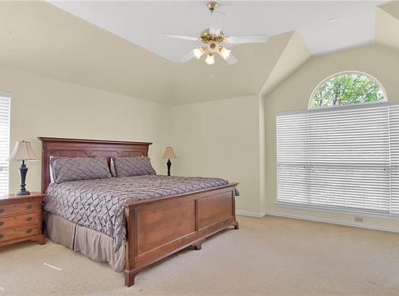 2nd image of 4117 Silverthorne St