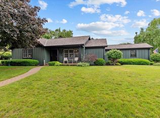 1213 Kinross Ct, West Bend, WI 53095