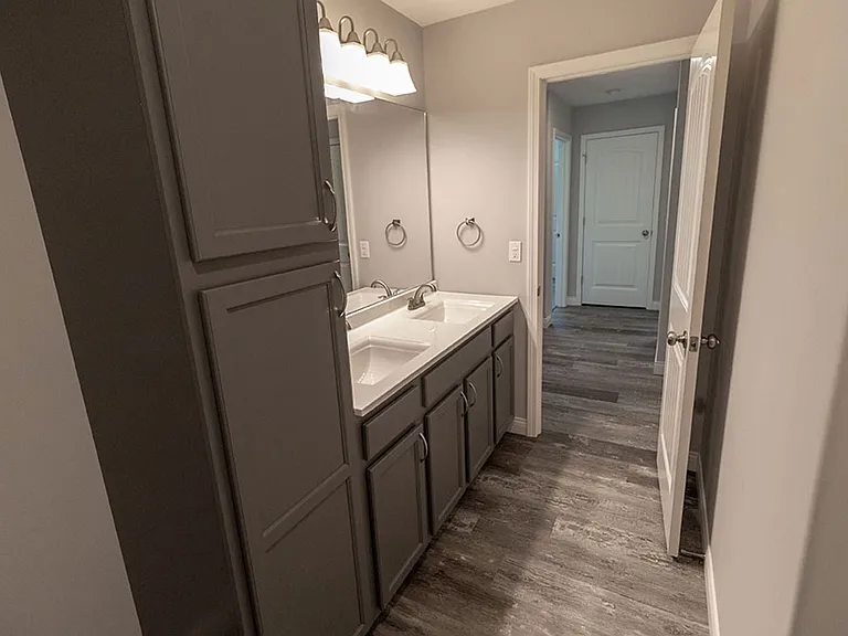 2801 Amberwood Ct — Photo 29