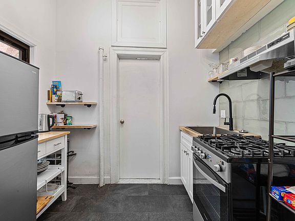 2nd image of 51 W 88th St APT 3B
