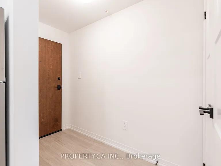 15 Kneeshaw Dr #205 — Photo 10