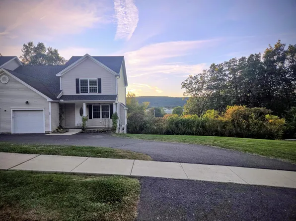 28 Cortland Way, Southington, CT 06489