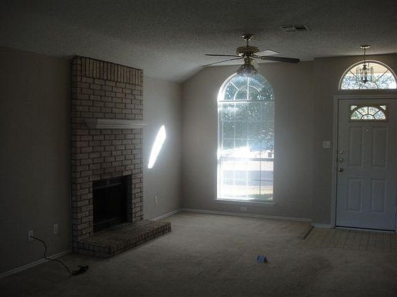 2nd image of 5009 Parkwood Dr