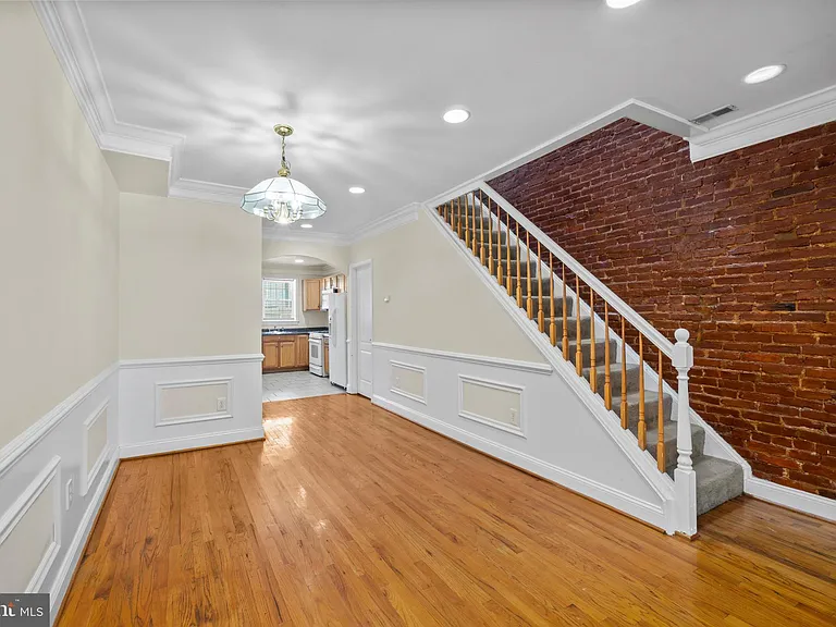 514 N Milton Ave — Photo 6