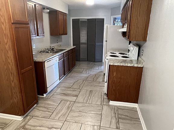 3rd image of 1921 Wolfe St APT A