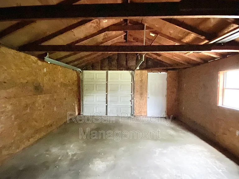 109 Peachtree Ln — Photo 19