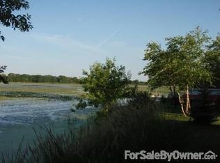 250 Misty Rdg, Lakemoor, IL 60051