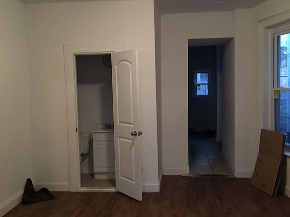 3rd image of 5729 Cedar Ave #3HOUSE