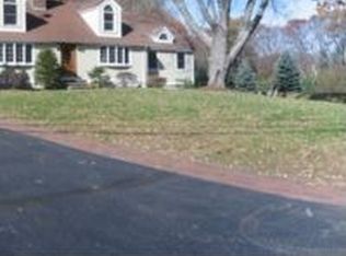 489 New Boston Rd, Bedford, NH 03110