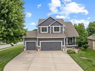 1304 Ashdown Cir, Raymore, MO 64083