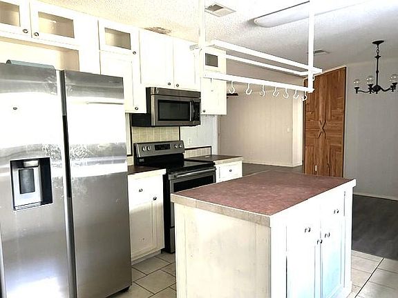5th image of 1344 Oak Pond Cir