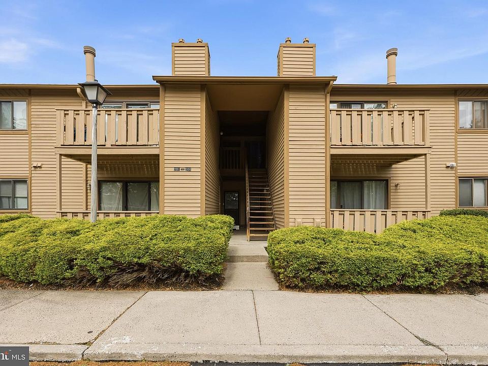 1st image of 203 Woodhollow Dr