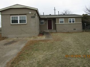 921 SW Ranch Oak Blvd, Lawton, OK 73501