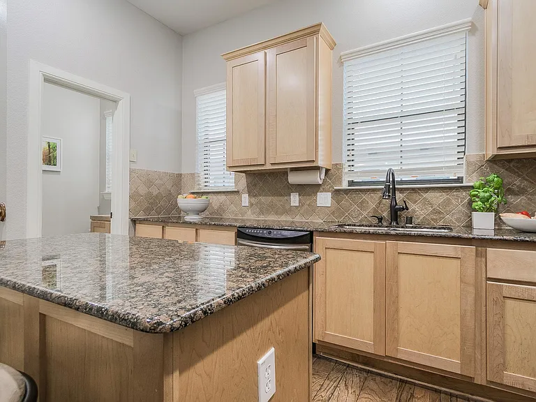 3118 Carmel St — Photo 20
