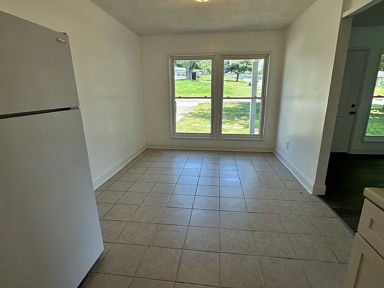 107 Wilkenson Dr NE — Photo 5