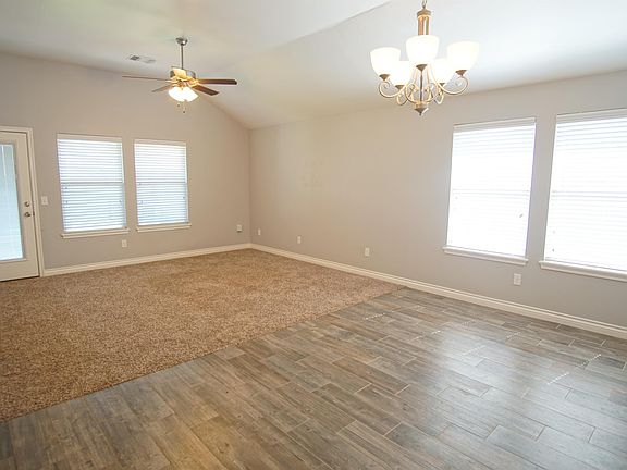 4th image of 11521 NW 131st St