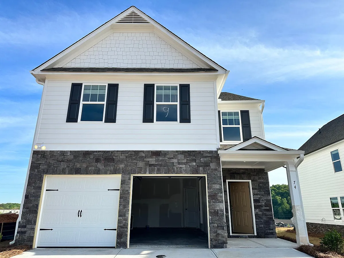 Building Photo - 74 Briarwood Dr