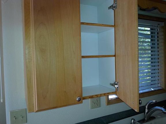 4th image of 405 E 29th St APT 5