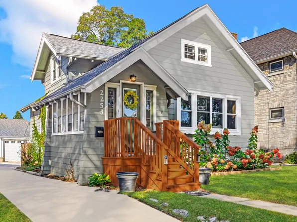2253 North 67th STREET, Wauwatosa, WI 53213