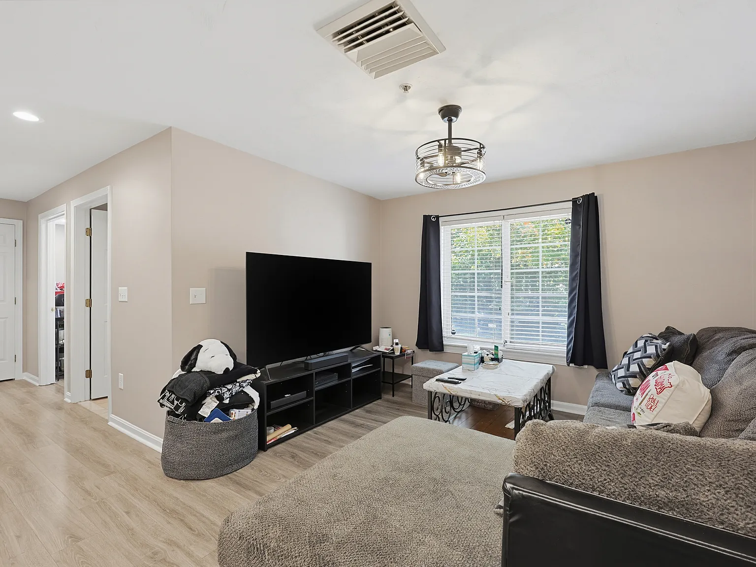 2 bed, 766 sqft, $2,600 — Photo 4