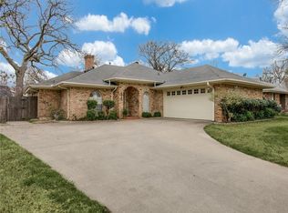 425 Post Oak Dr, Grand Prairie, TX 75050