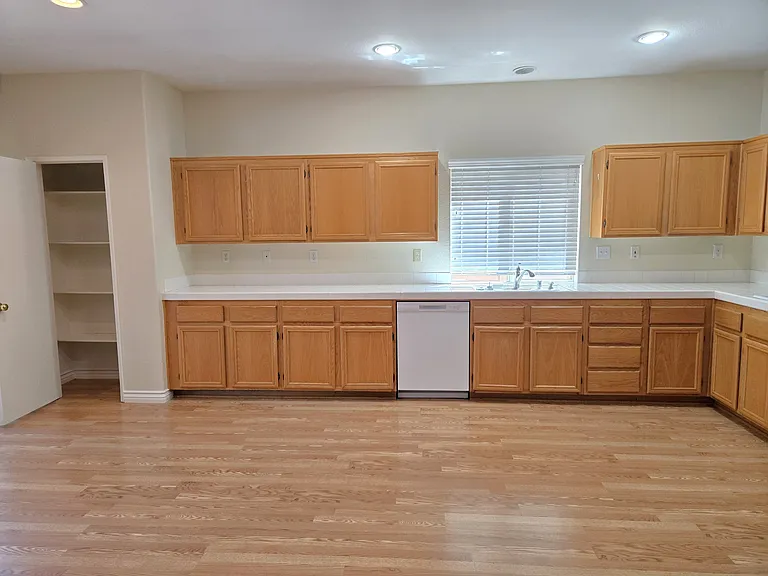 29270 Wrangler Dr — Photo 5