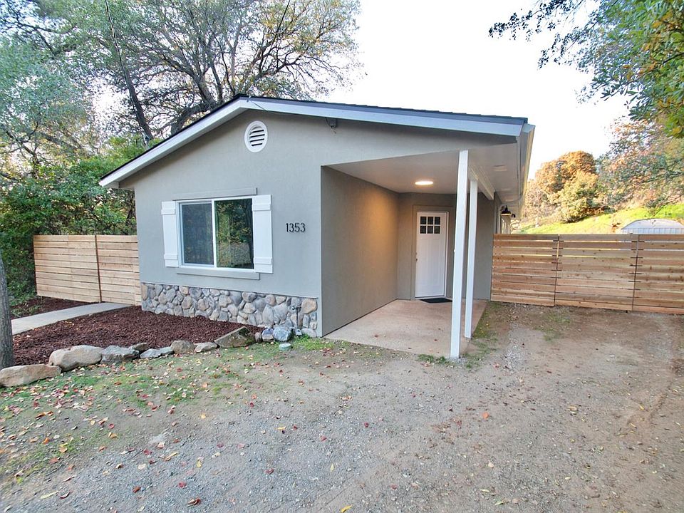 1st image of 1353 Martin Dr