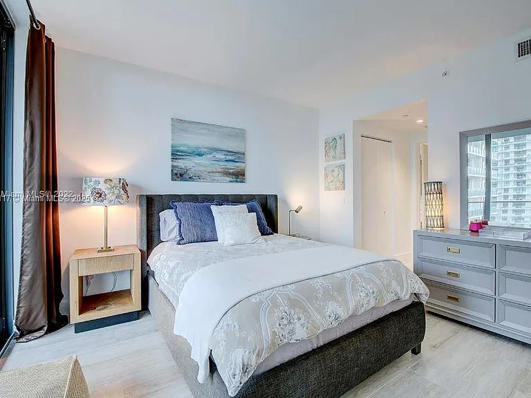 121 NE 34th St #1603 — Photo 10
