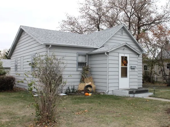 401 Clark Ave, Harvey, ND 58341
