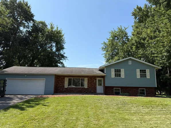 132 Meadow Way SW, Pataskala, OH 43062