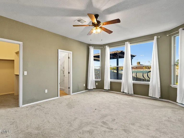 6401 Franklin Ridge Dr — Photo 22