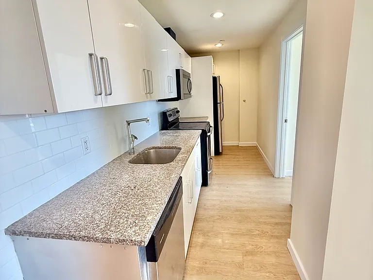 249 S 49th St #8O6 — Photo 9