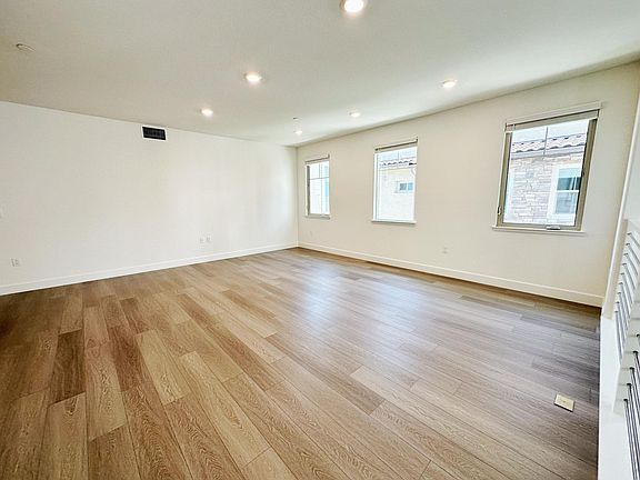 2nd image of 3067 Lina St #5
