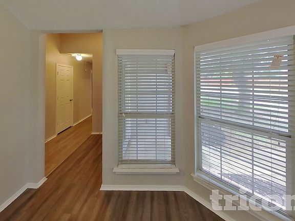 3rd image of 1525 Juniper Ln