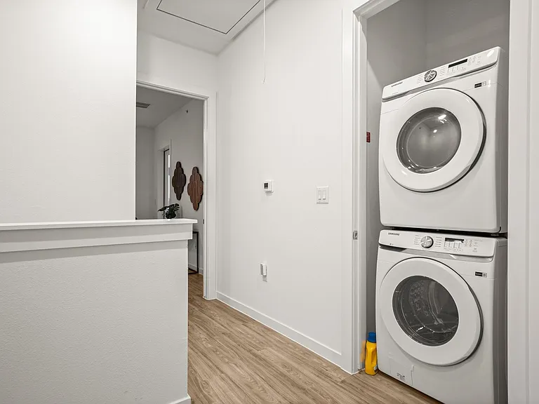 4901 Springdale Rd #101 — Photo 29