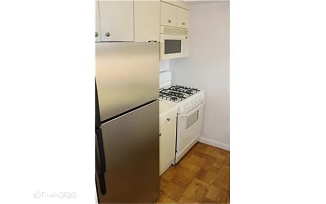 Rented by Douglas Elliman | media 4