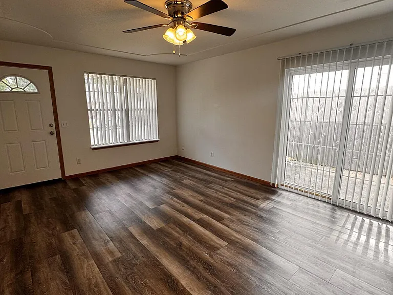 19 Holly Dr #A — Photo 3