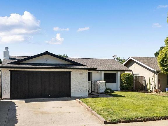 3rd image of 9417 Mira Del Rio Dr