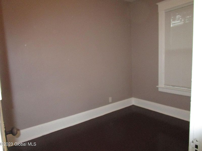 5th image of 32 Hurlbut Street