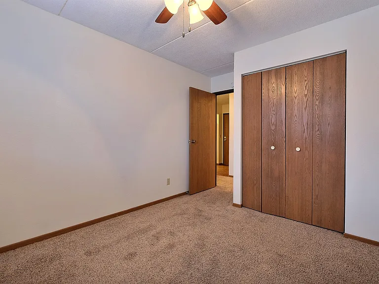 Fargo, ND France Apartments | Bedroom