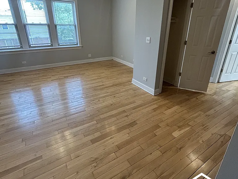4542 W George St #2 — Photo 6