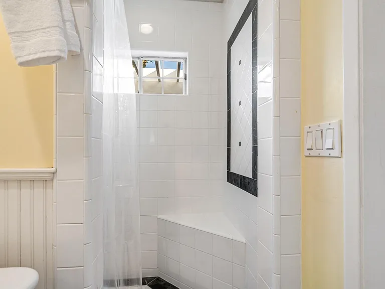 423 Pomona Ave — Photo 18