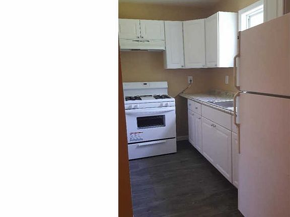2nd image of 219 W Washington St